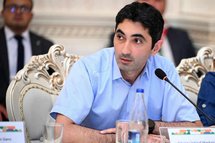 Gənclər və idman naziri Fərid Qayıbov gənclər təşkilatlarının rəhbər və nümayəndələri ilə görüşüb