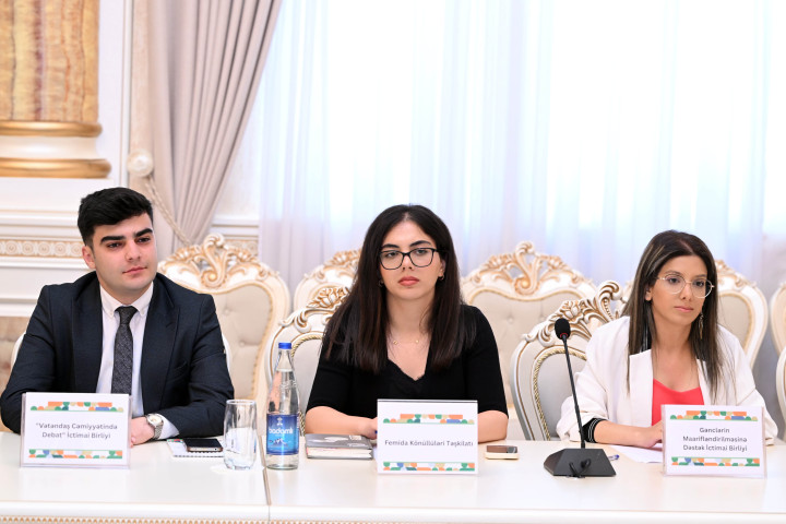 Gənclər və idman naziri Fərid Qayıbov gənclər təşkilatlarının rəhbər və nümayəndələri ilə görüşüb