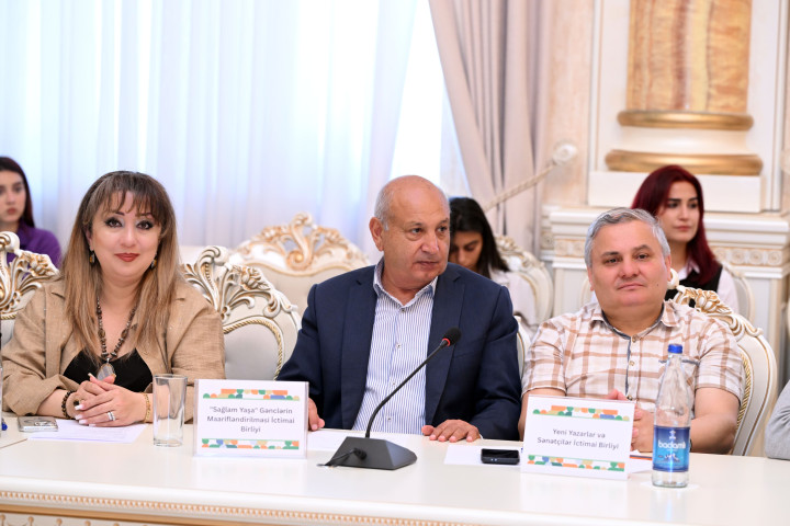 Gənclər və idman naziri Fərid Qayıbov gənclər təşkilatlarının rəhbər və nümayəndələri ilə görüşüb