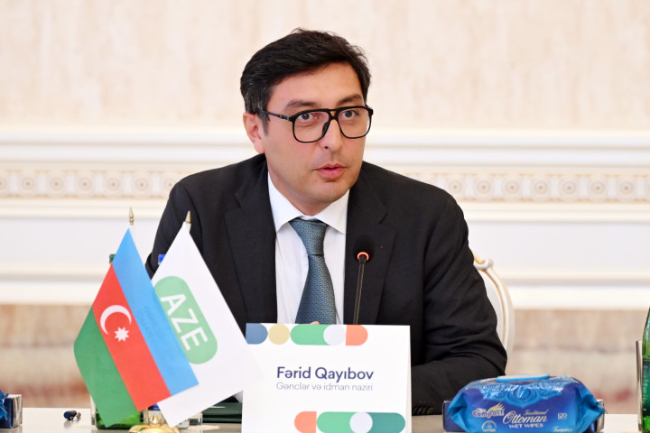 Gənclər və idman naziri Fərid Qayıbov gənclər təşkilatlarının rəhbər və nümayəndələri ilə görüşüb
