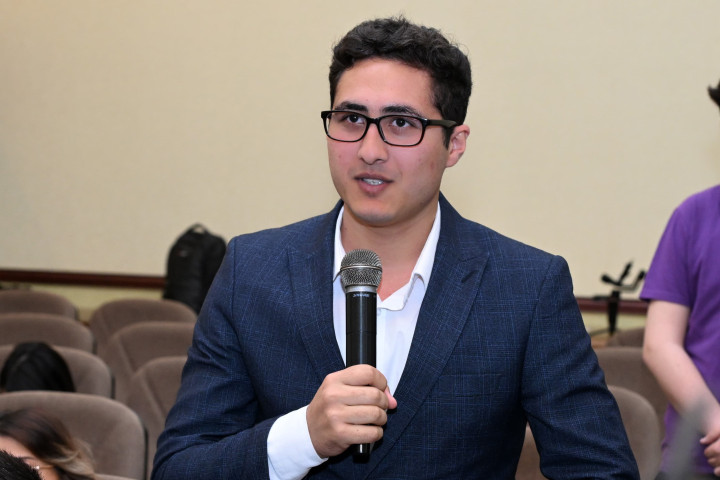 Gənclər və idman naziri Fərid Qayıbov Azərbaycan Tələbə Gənclər Təşkilatları İttifaqı və TGT-lərin nümayəndələri ilə görüşüb