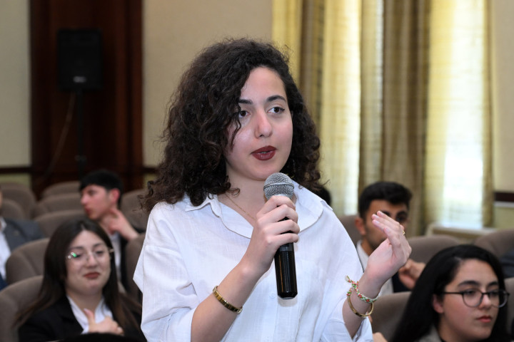 Gənclər və idman naziri Fərid Qayıbov Azərbaycan Tələbə Gənclər Təşkilatları İttifaqı və TGT-lərin nümayəndələri ilə görüşüb