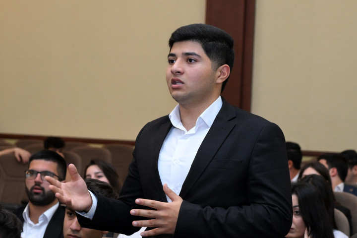 Gənclər və idman naziri Fərid Qayıbov Azərbaycan Tələbə Gənclər Təşkilatları İttifaqı və TGT-lərin nümayəndələri ilə görüşüb