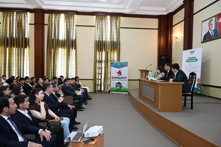 Gənclər və idman naziri Fərid Qayıbov Azərbaycan Tələbə Gənclər Təşkilatları İttifaqı və TGT-lərin nümayəndələri ilə görüşüb