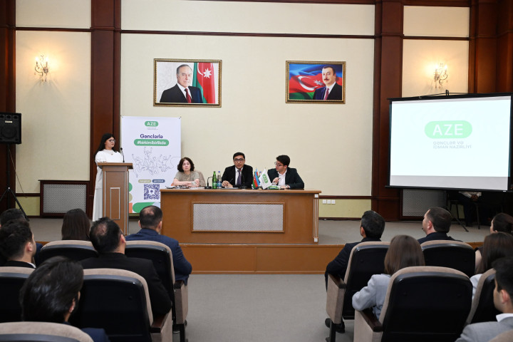 Gənclər və idman naziri Fərid Qayıbov Azərbaycan Tələbə Gənclər Təşkilatları İttifaqı və TGT-lərin nümayəndələri ilə görüşüb