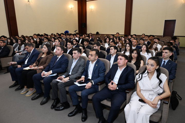 Gənclər və idman naziri Fərid Qayıbov Azərbaycan Tələbə Gənclər Təşkilatları İttifaqı və TGT-lərin nümayəndələri ilə görüşüb